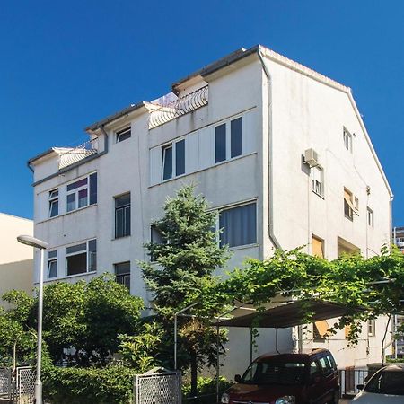 Amazing Apartment In Split With Kitchen 外观 照片