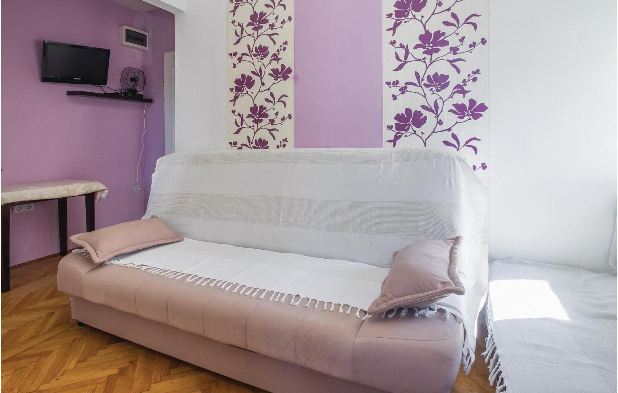 Amazing Apartment In Split With Kitchen 外观 照片